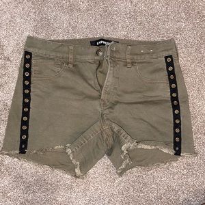 Express olive green shortie shorts size 8